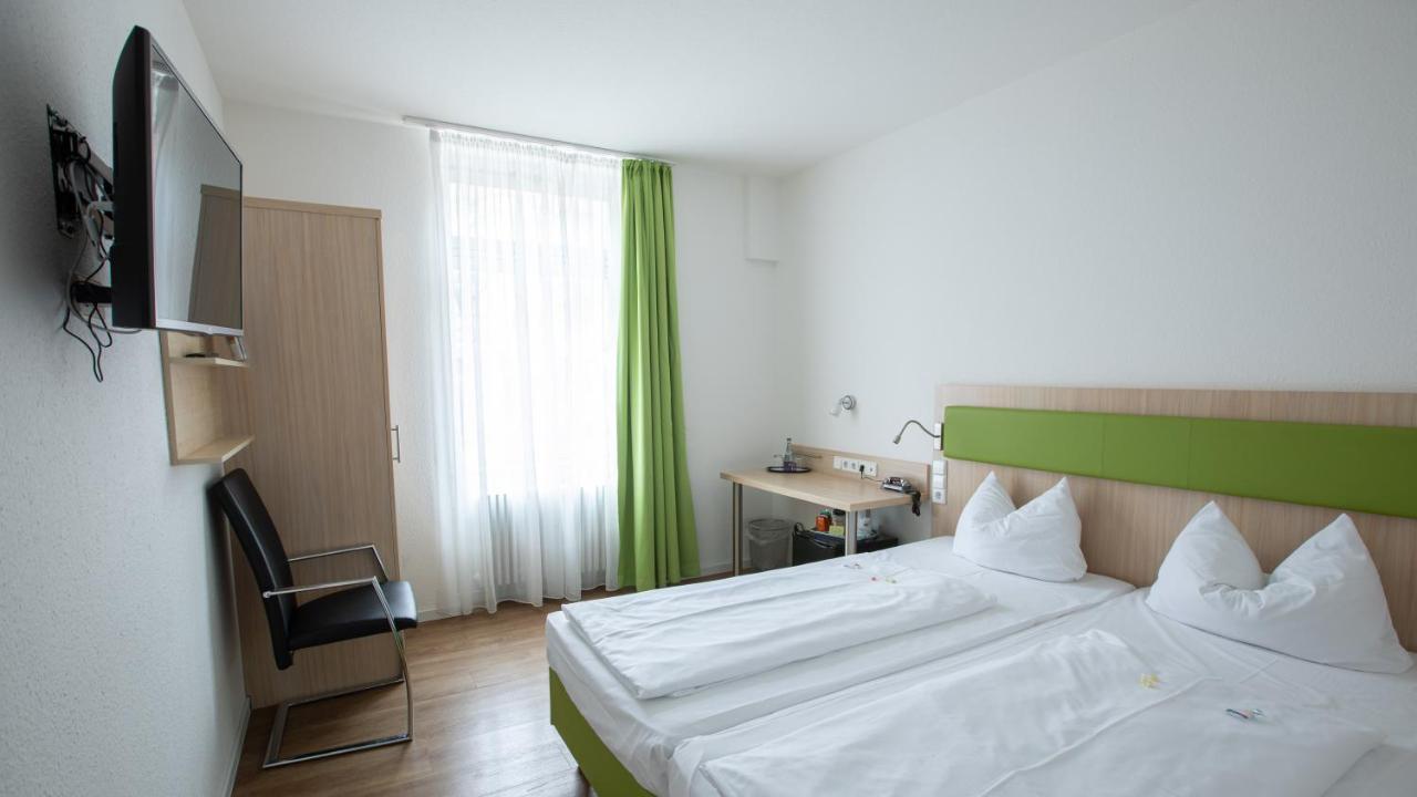 Astoria Hotel 2*